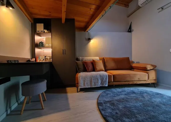 Apartment Matchbox, 4 Season House