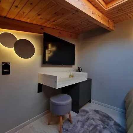 Matchbox, 4 Season House *